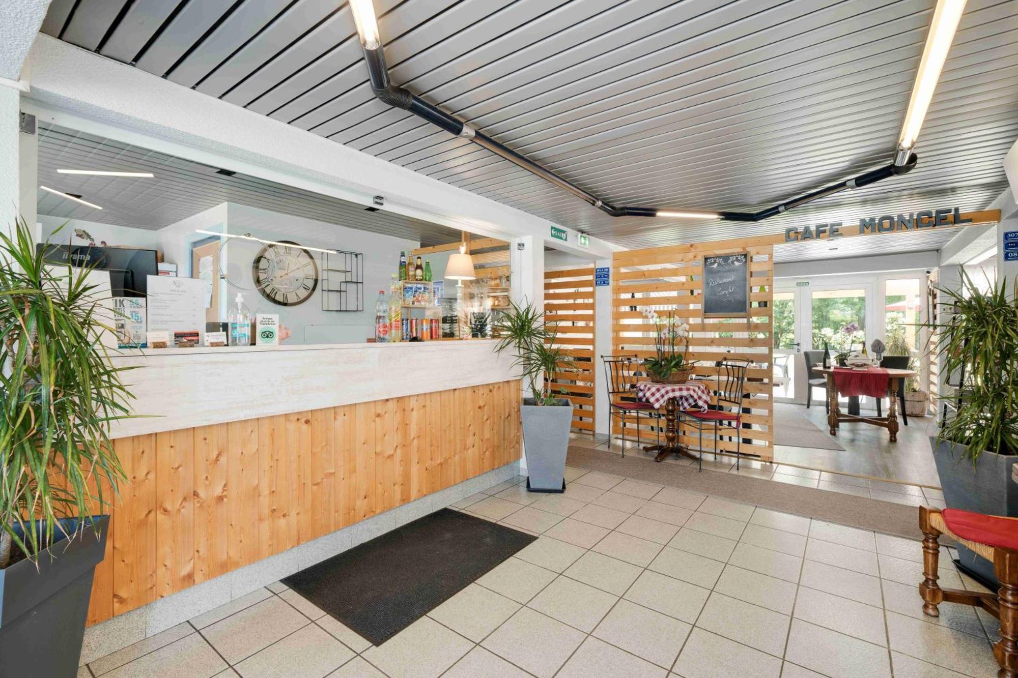 Hotel Acacia Nancy Sud Luneville Moncel-lès-Lunéville Εξωτερικό φωτογραφία